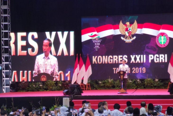 Jokowi: Pembangunan infrastruktur bukan semata urusan ekonomi