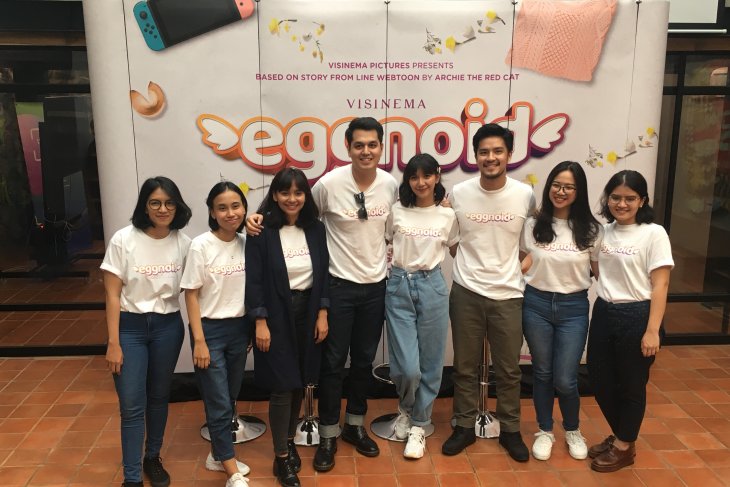 Morgan Oey pemeran utama Eggnoid layar lebar