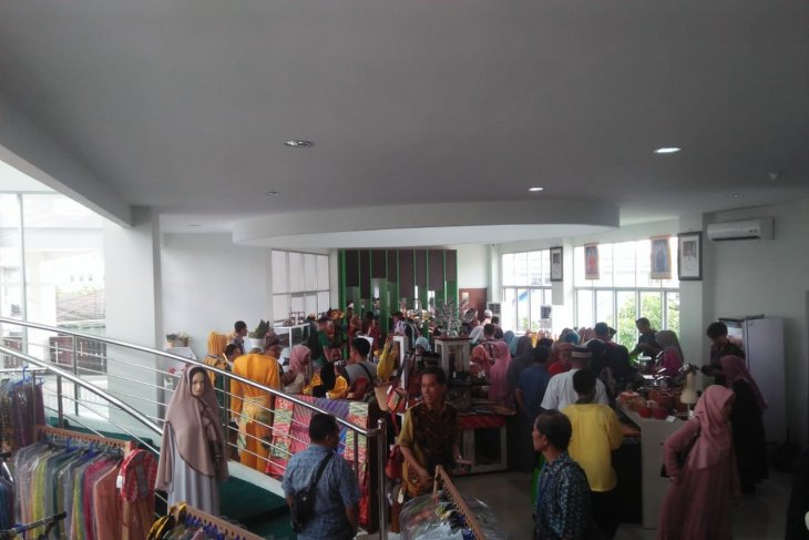 Gedung UMKM Center Kota Pontianak diserbu pengunjung STQ Nasional