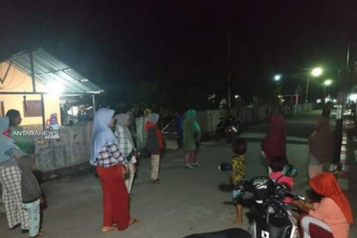 Warga Tobelo, Maluku Utara waspadai gempa susulan