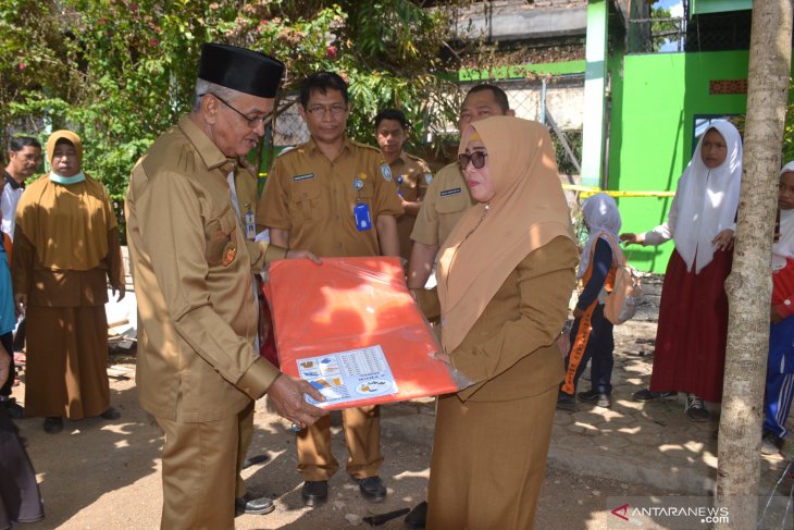 Bupati tinjau kebakaran bangunan SD