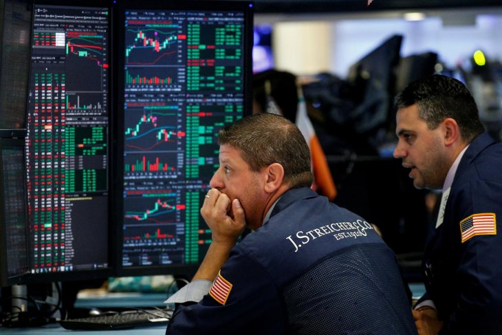 Wall Street turun jelang laporan sengketa perdagangan AS-China