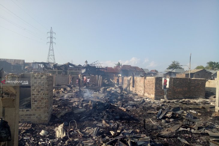 Gubernur jenguk korban kebakaran di Palembang yang hanguskan lebih 100 rumah