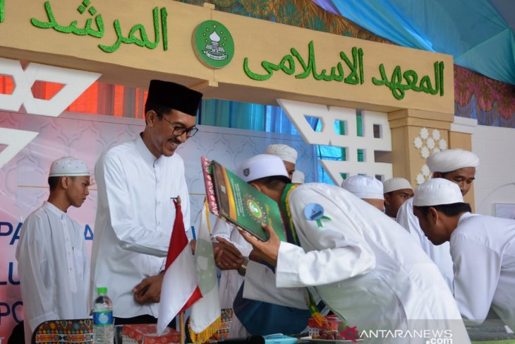 Wabup minta santri perdalam ilmu agama