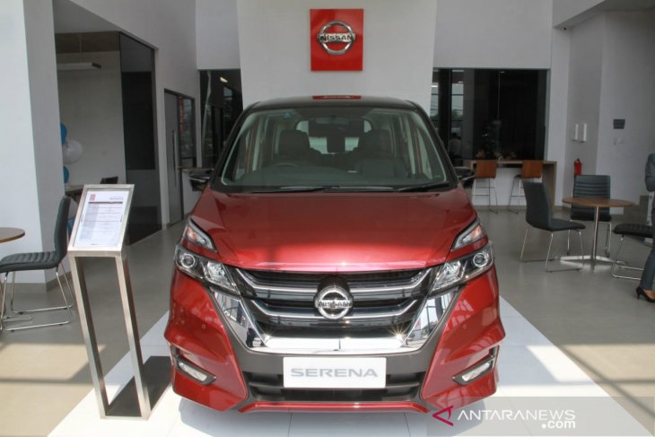 Nissan lirik segmen kendaraan operasional perusahaan