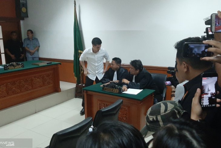 Artis Steve Emmanuel divonis 9 tahun penjara kasus kokain