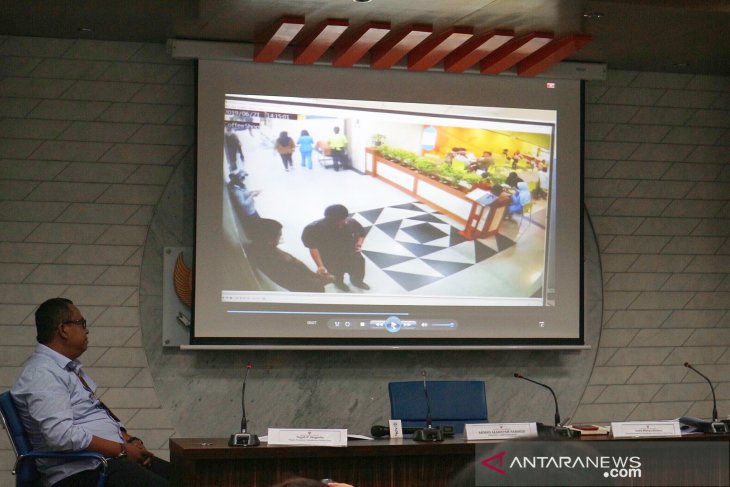 Izin berobat gigi, Idrus Marham kedapatan santai tiga jam di kedai kopi