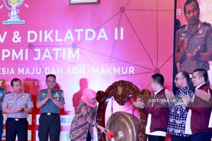 Buka Rakerda HIPMI, Khofifah sampaikan tantangan ekonomi digital perlu direspons cepat
