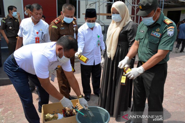 Narkoba dan puluhan botol minuman keras dimusnahkan di Aceh Timur
