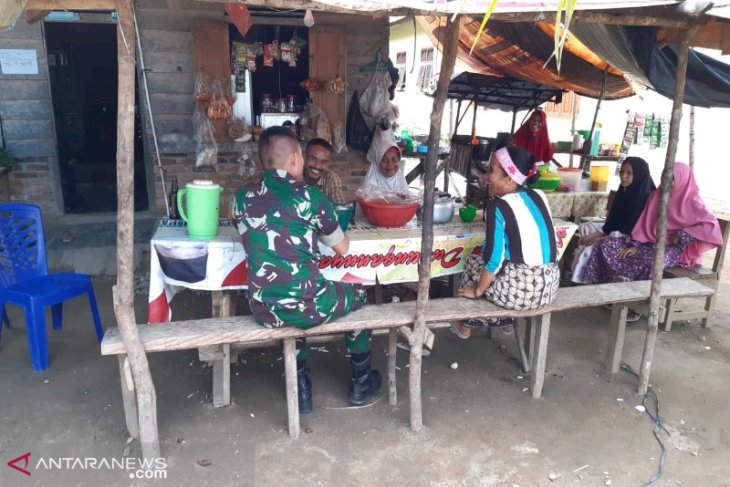 Satgas TMMD berbaur bersama masyarakat