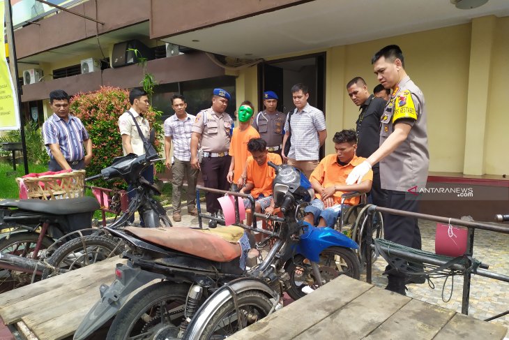 Pelaku pencurian modus