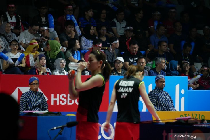 Wasit kenakan batik di semifinal Indonesia Open 2019