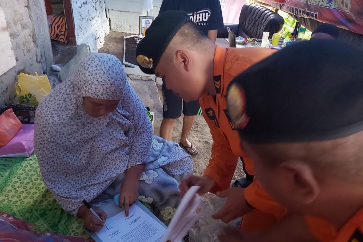 Keluarga korban jatuh dari KM Tidar minta operasi pencarian dihentikan