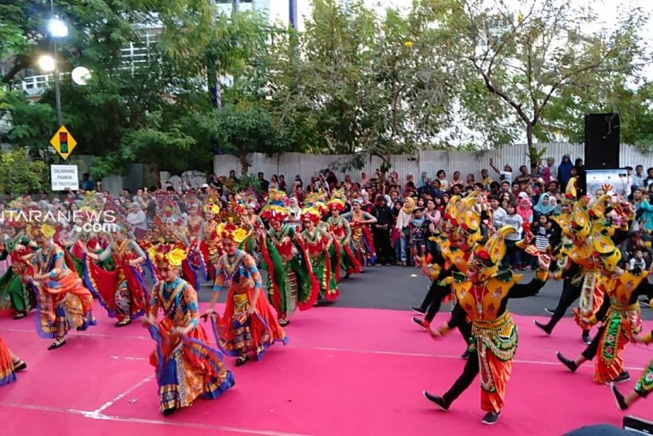 Ratusan penari ramaikan Festival Yosakoi-Remo 2019 di Surabaya (Video)