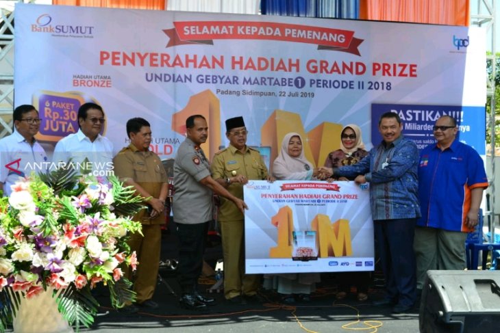 Bank Sumut Padangsidimpuan salurkan undian gebyar Rp1 miliar kepada pemenang