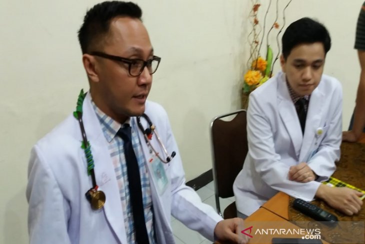 Korban balita tertimpa pohon tumbang akhirnya meninggal