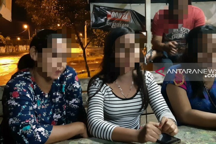 Tante jual keponakan sendiri, terungkap saat polisi nyamar jadi pembeli