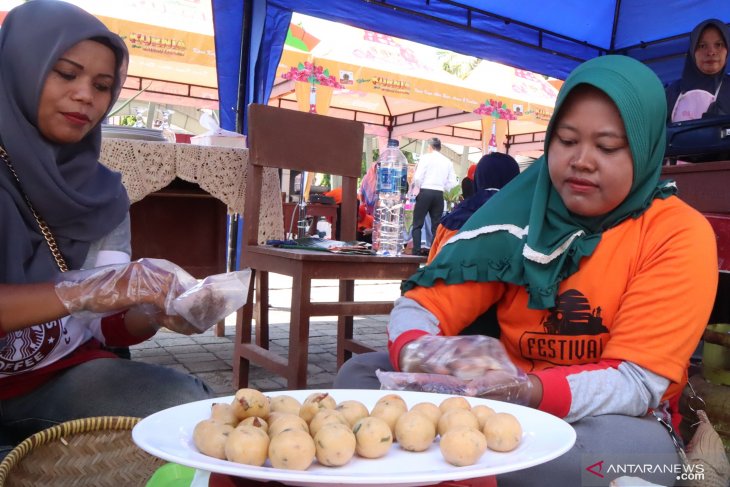 Pedagang sambut rencana pembuatan kemasan khusus Sala Lauak