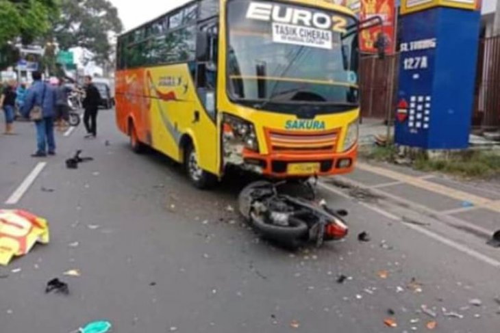 Polisi selidiki kecelakaan bus yang menyebabkan satu orang tewas