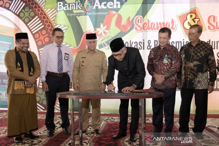 Plt Gubernur minta Bank Aceh Syariah perbaharui teknologi