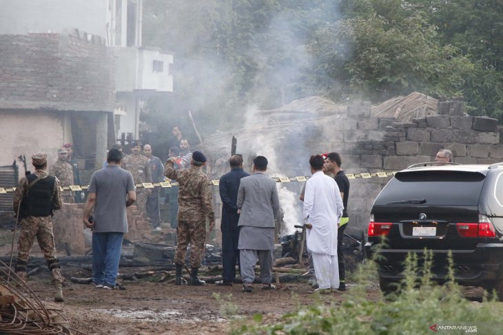 Pesawat militer Pakistan jatuh di dekat Garnisun, tewaskan 17