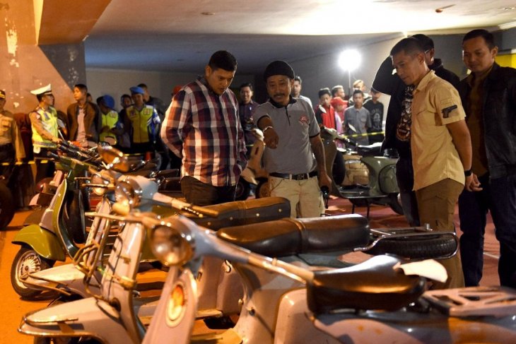 Pameran vespa bernuansa militer bersamaan HUT Kota Kediri