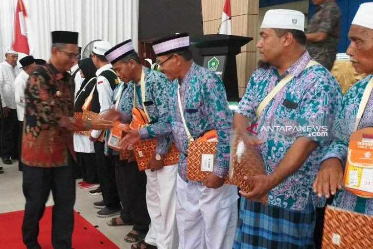 Bupati Nagan Raya minta calhaj doakan Indonesia aman dari bencana