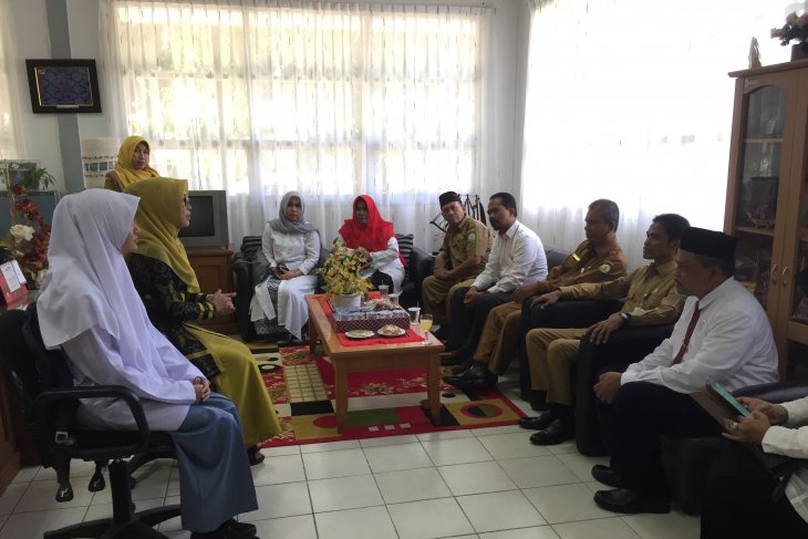 Mengantar mimpi Emilia Silvia Nabila
