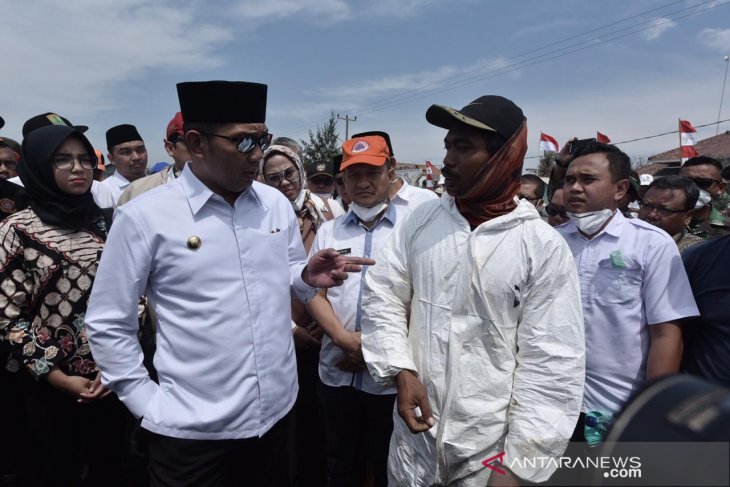 Gubernur Jabar: Warga terdampak minyak mentah tidak perlu khawatir