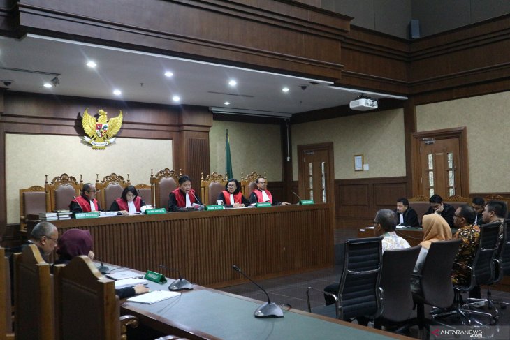 Tiga pejabat Kementerian PUPR divonis bersalah karena terima suap