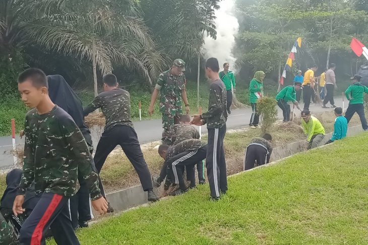 Melihat gotong royong ala Kodim 0204/DS bersama warga