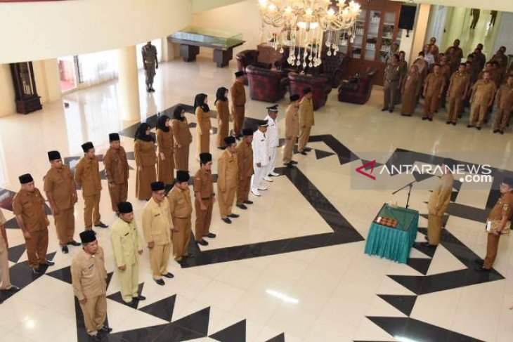 Amros dilantik menjadi Kadis Pendidikan Tapanuli Selatan