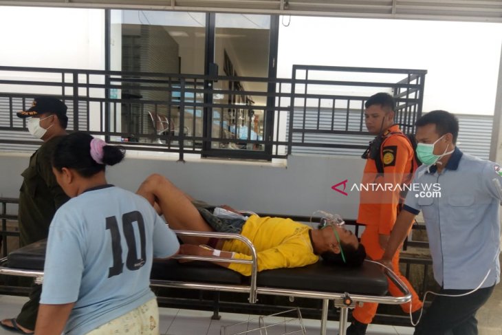 Landslide claims two sand miners' lives, critically injures one