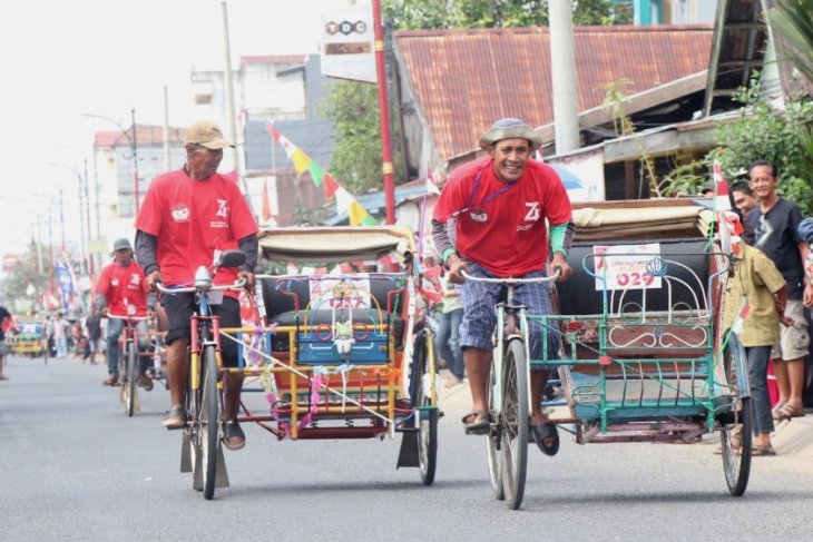 Lomba balap becak kayuh meriahkan HUT Kemerdekaan RI di Tanjabbar