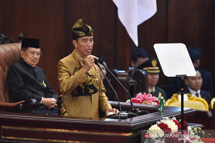 Jokowi harap lulusan perguruan tinggi harus kompetitif di tingkat regional dan global