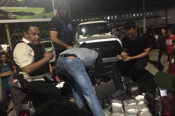 BNN bengkuk 7 penyelundup sabu 20 kg di Pelabuhan Merak