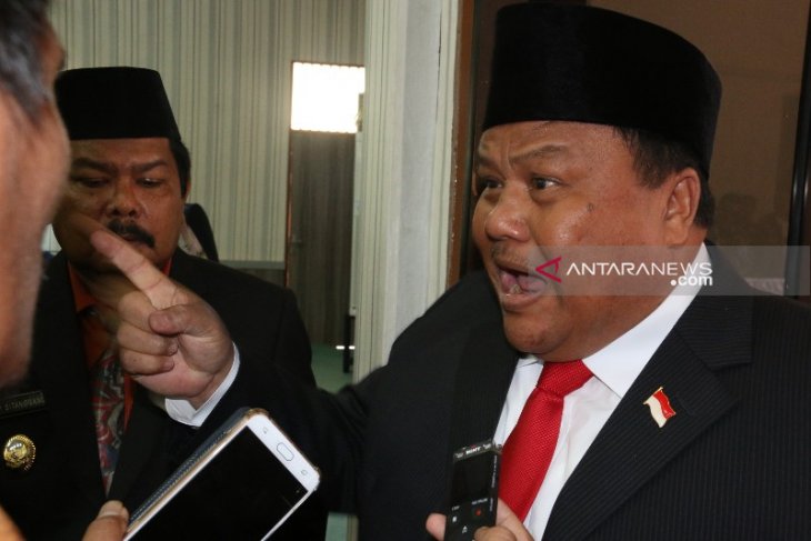 Wali Kota Sibolga kesal masih banyak warganya tak pasang bendera