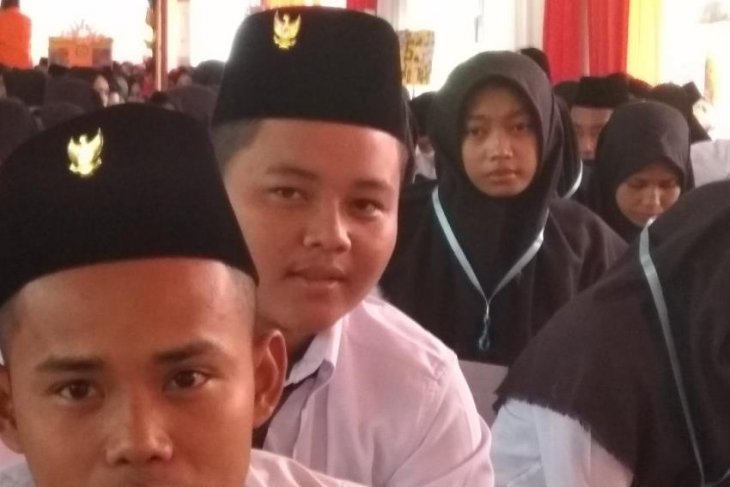 Mahasiswa baru Unja upacara HUT Kemerdekaan kenakan lambang