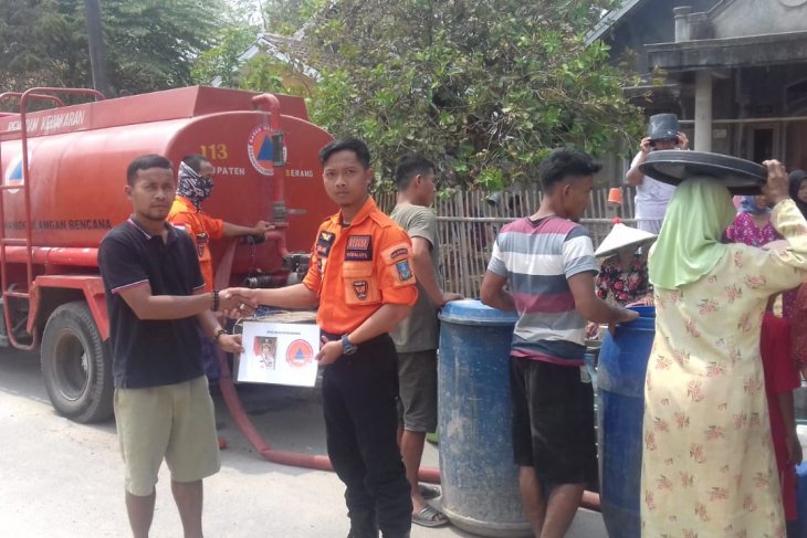 Tangani krisis, Pemkab Serang distribusikan ribuan liter air bersih