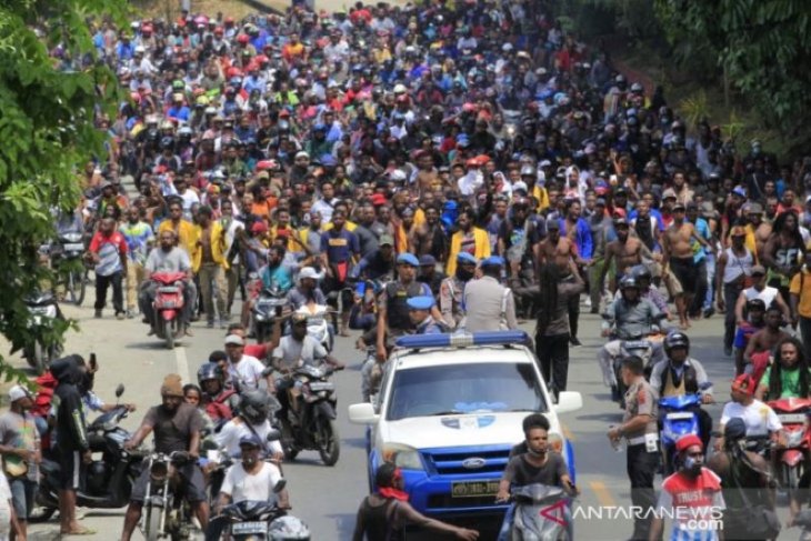 Aksi damai anti-rasisme ribuan warga Timika berubah anarkis