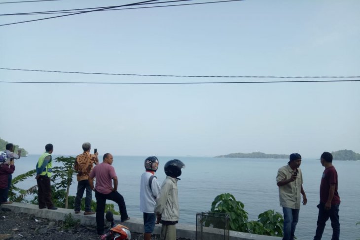Ada buaya di Pantai Carocok Painan, panjangnya sampai lima meter