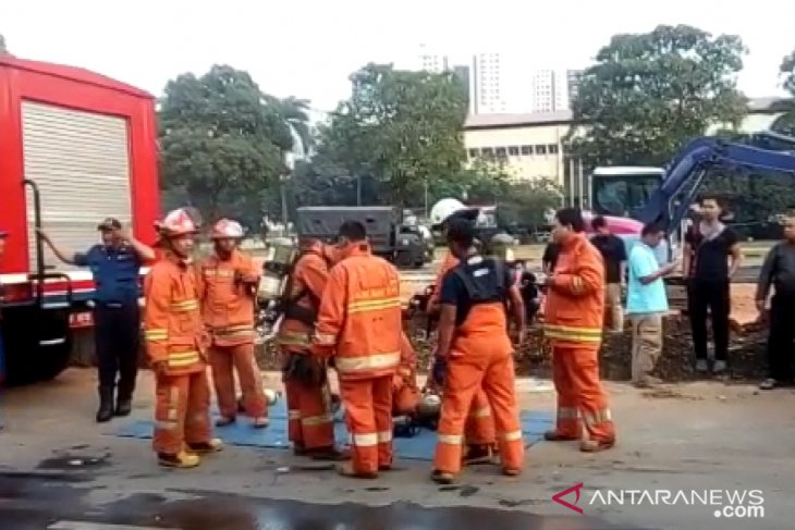 13 mobil damkar padamkan kebakaran gudang peluru Polda Metro Jaya