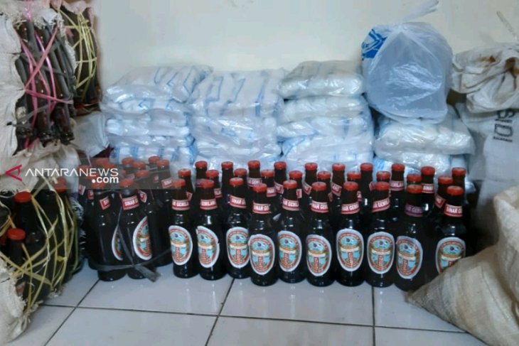 Polres Padangsidimpuan gerebek rumah pengoplos kecap asin