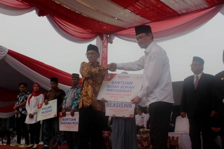 Warga Jambi peroleh bantuan bedah rumah dari BUMN