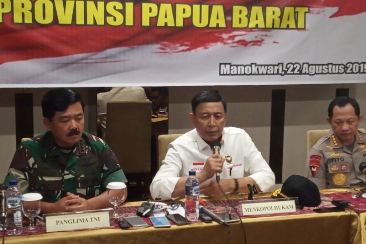 Sudahi demonstrasi, Wiranto puji kesadaran masyarakat Manokwari