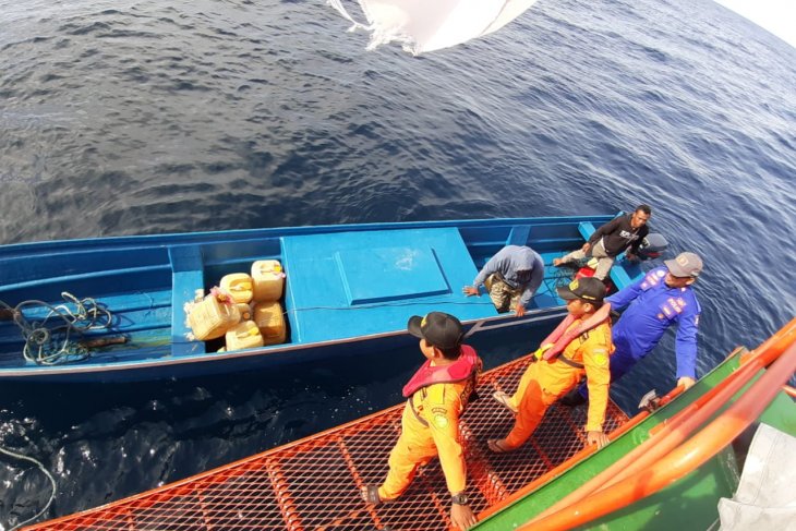 Basarnas temukan tiga korban longboat hilang