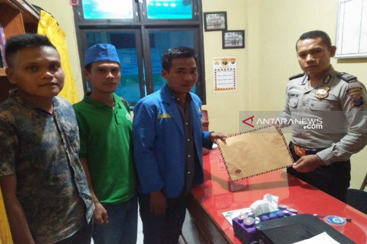 PMII Madina laporkan pelaksanaan Bimtek Aparatur Desa ke Polisi