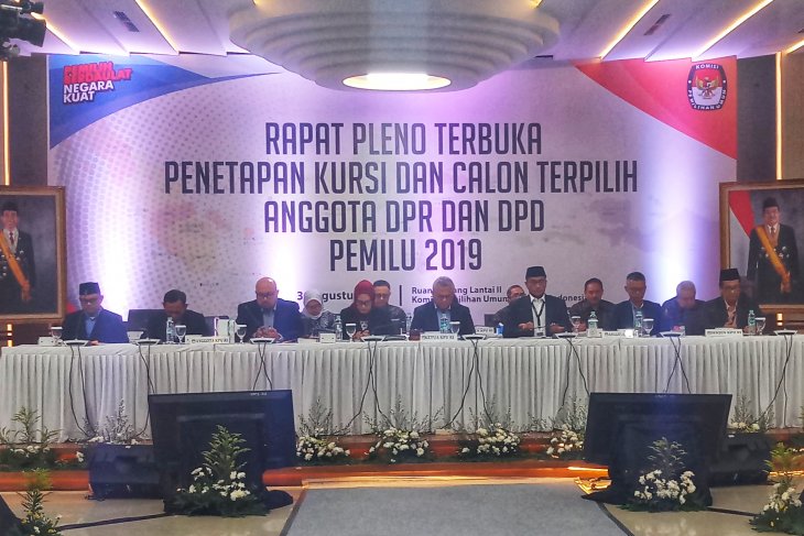 Ini dia 12 selebriti yang terpilih jadi anggota DPR RI