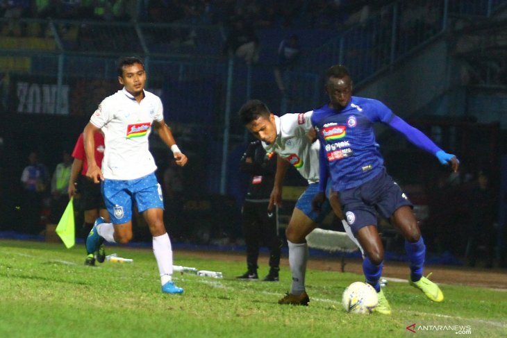 Arema diimbangi PSIS di laga akhir paruh musim