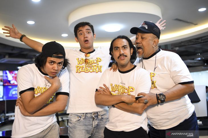 Indro ingin